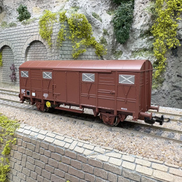 Wagon couvert type Wg, livrée brun, SNCF, Ep. IV - PIKO 96638 - HO 1/87