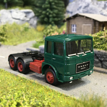 Tracteur diesel Roman, 3 essieux (6x4), vert mousse - HERPA 310567-004 - HO 1/87
