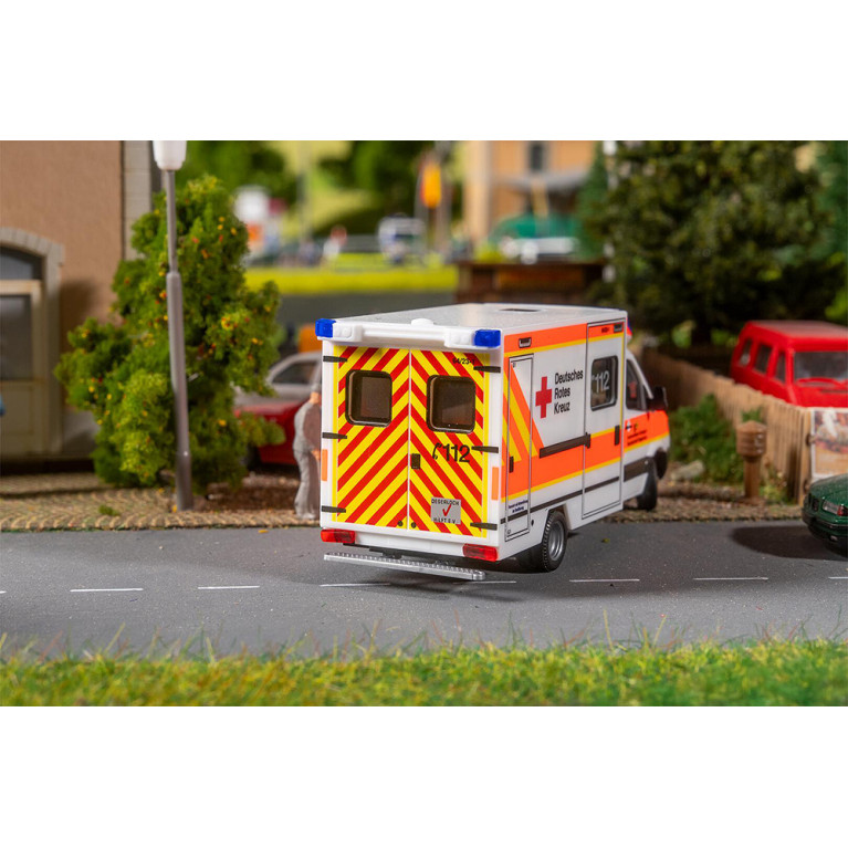 Mercedes Benz Sprinter Ambulance DRK, car system - FALLER 161445 - HO 1/87