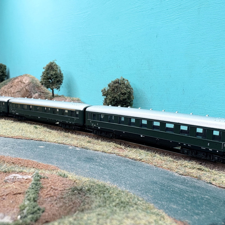 3 voitures voyageurs grandes lignes, version vert foncé, ÖBB, Ep. III - MARKLIN 87107 - Z 1/220