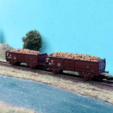 2 wagons tombereaux type E0 17, chargement de betteraves sucrières, DB, Ep. IV - MARKLIN 82396 - Z 1/220