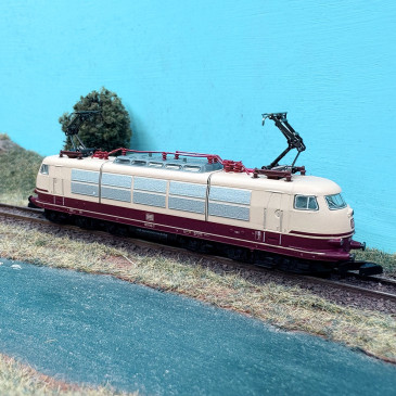 Locomotive électrique BR 103 113-7, Au musée DB, DB, Ep. VI - MARKLIN 88546 - Z 1/220