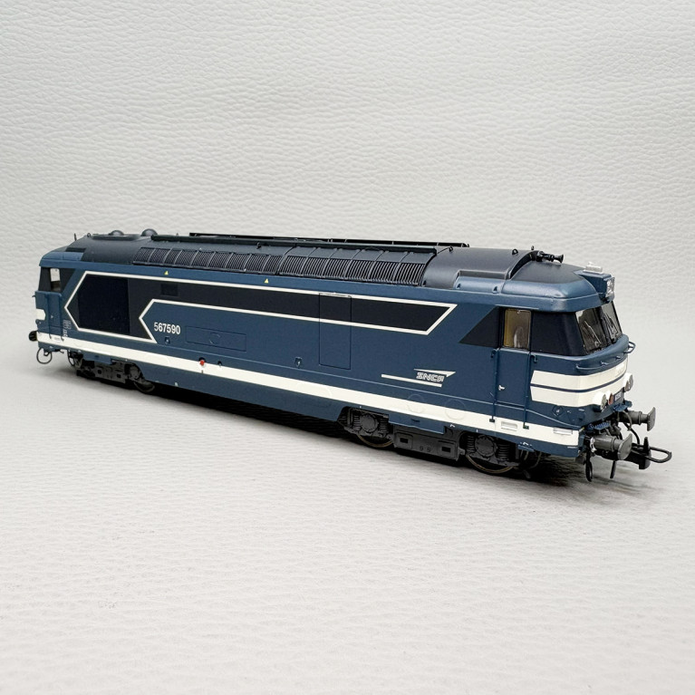 REE MB-250 - Locomotive diesel  BB 67590, bleue, logo Casquette et Carmillon, SNCF