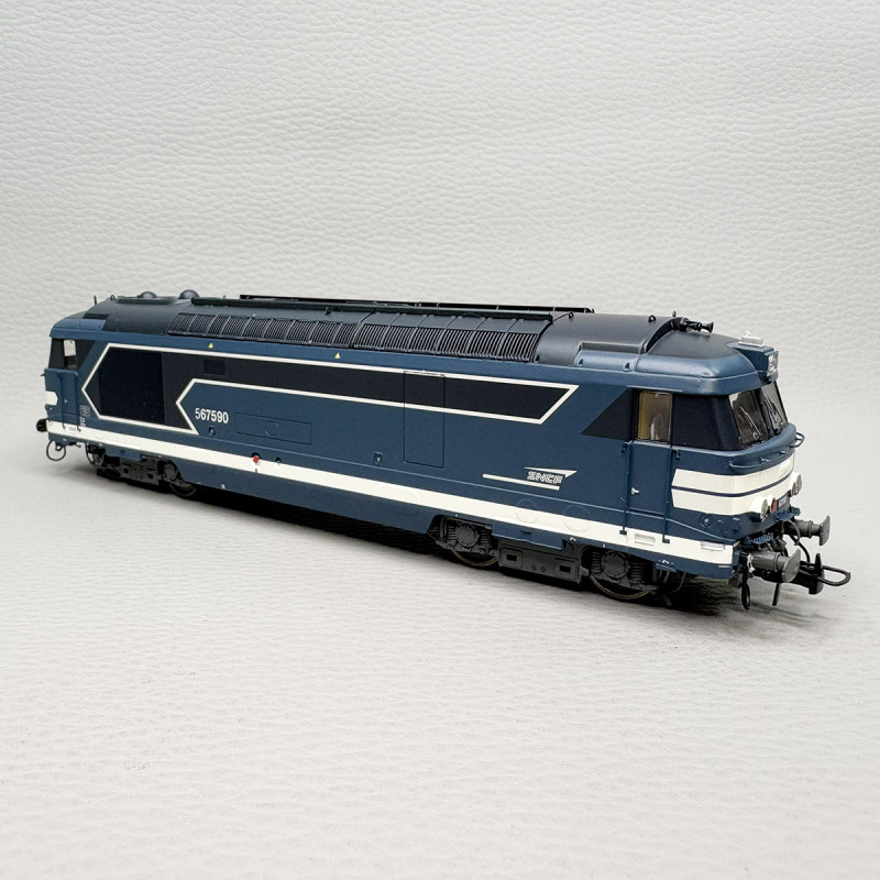 REE MB-250SAC - Locomotive diesel  BB 67590, bleue, logo Casquette et Carmillon, SNCF