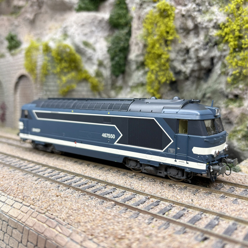 Locomotive diesel  BB 67550, bleue, logo Nouille, Nevers, SNCF, Ep. V - REE MB-248 - HO 1/87