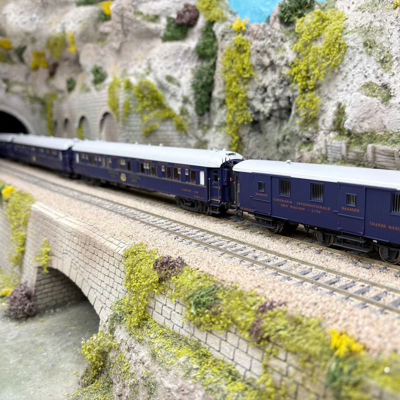 6 voitures WL S2, Restaurant WR, fourgon Fg, "Bombay Express", avec éclairage, CIWL, Ep. II - LSMODELS MW1006 - HO 1/87