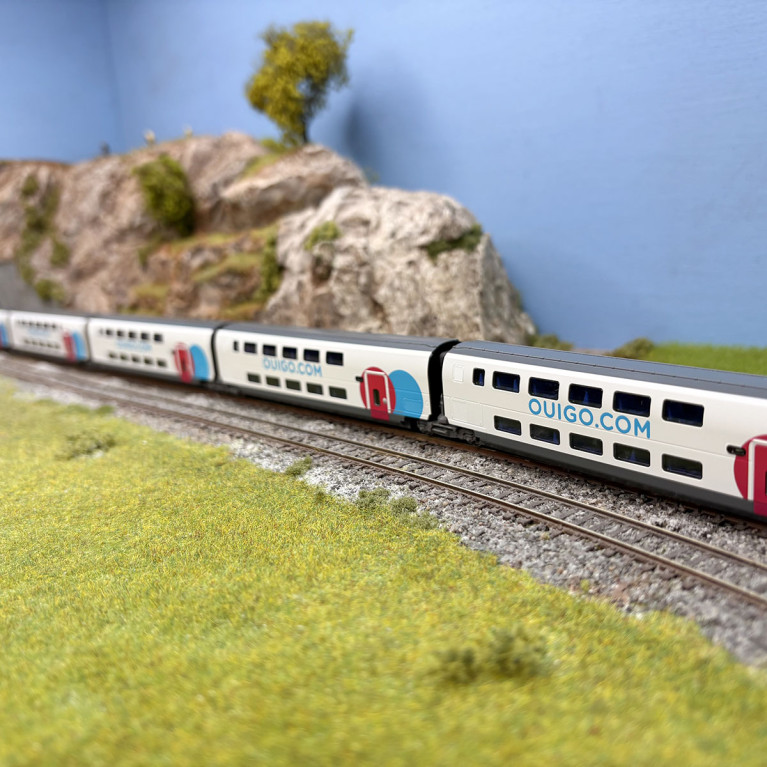 5 voitures intermédiaires TGV Ouigo, rame N°807, France / Espagne, SNCF, Ep. VI  - KATO 10-2118 - N 1/160