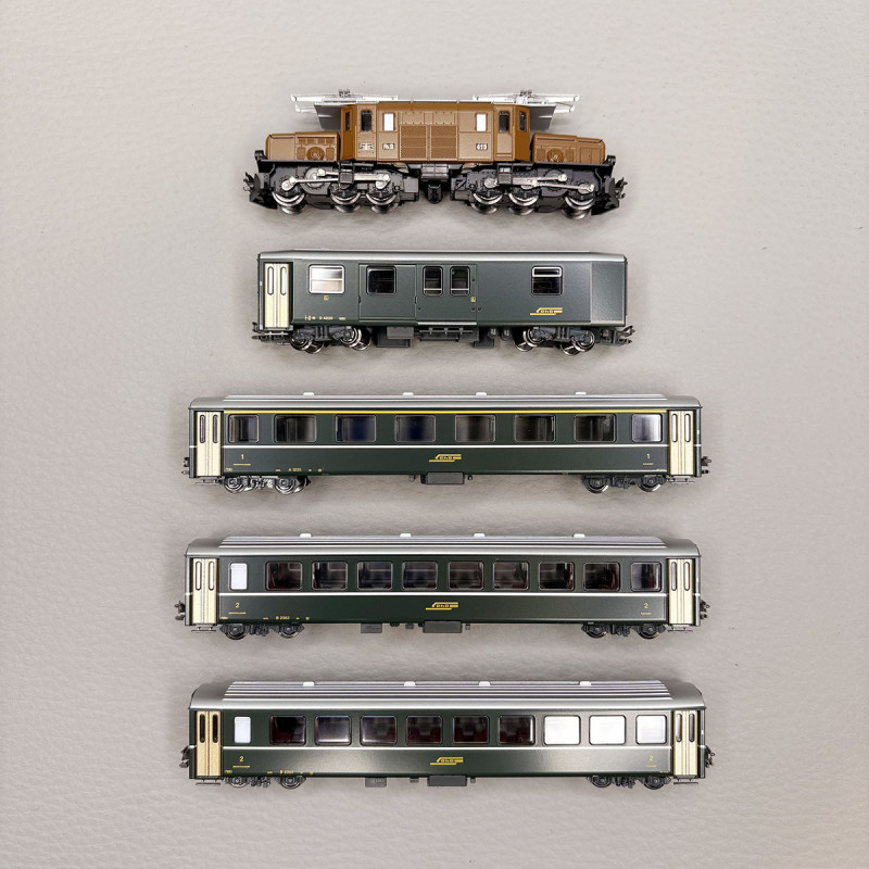 Train de voyageur, locomotive électrique Ge 6/6 I "Krokodil", 4 voitures, RhB  - KATO 10-1987