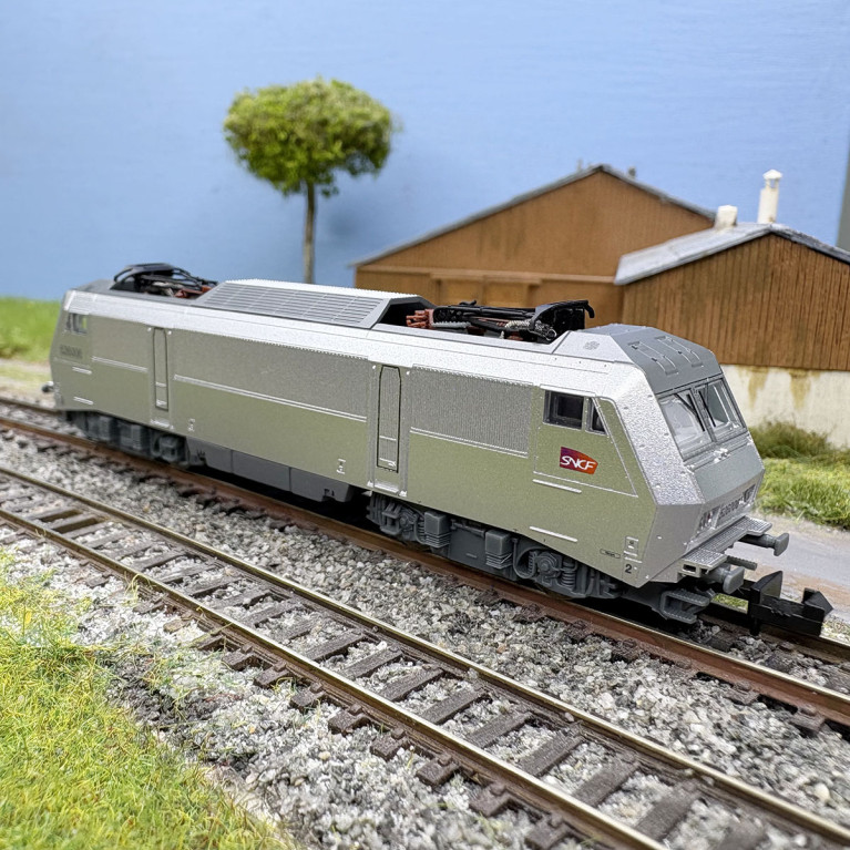 Locomotive électrique BB 526006, livrée "fantôme", logo Carmillon, SNCF, Ep. VI - PIKO 94147 - N 1/160