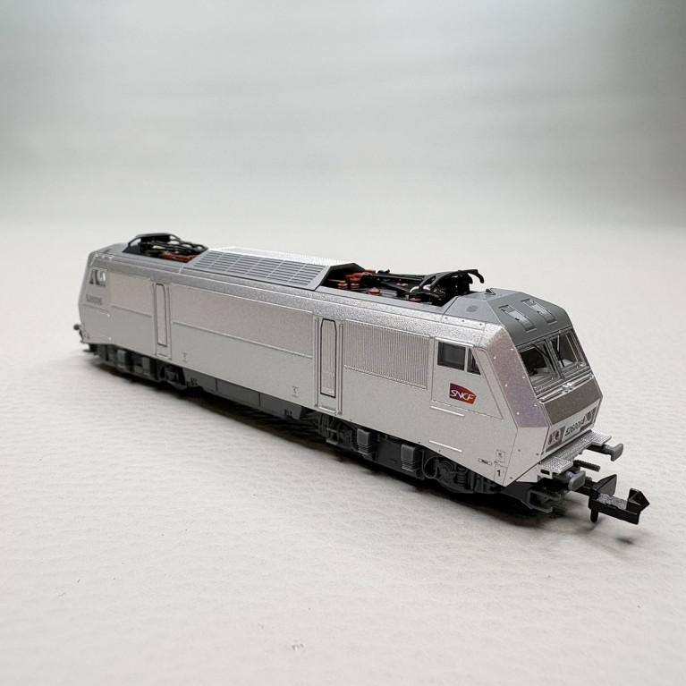 Locomotive électrique BB 526006, livrée "fantôme", logo Carmillon, SNCF - PIKO 94147