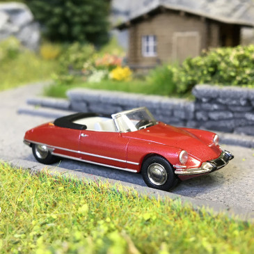 Citroën DS 19 cabriolet ouvert, rouge rubis, 1963 - SAI 7808 - HO 1/87