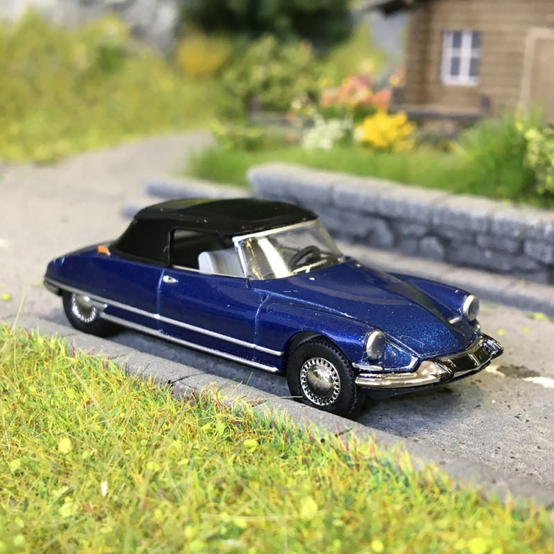 Citroën DS 19 cabriolet fermée, bleu royal, 1963 - SAI 7816 - HO 1/87