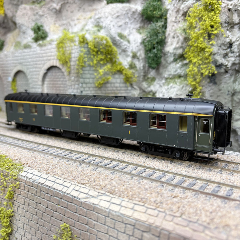 Voiture OCEM RA, A8myfi, 1CL, marquage 1956, toit noir, SNCF,  Ep IIIcd - LSMODELS 40918 - HO 1/87
