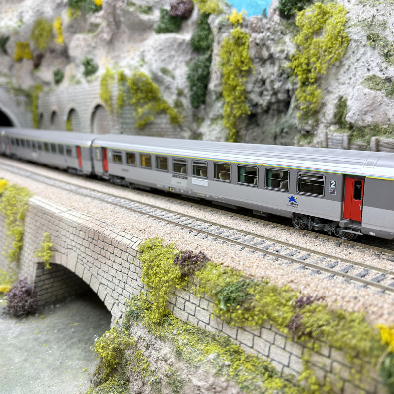 3 voitures Corail, Vtu, A10tu 1CL, B11tu et B11tux 2CL, TER Alsace, logo Nouille, SNCF, Ep. V - LSMODELS 41219 - HO 1/87