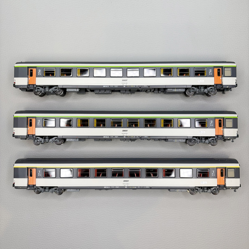 Lsmodels 41999 - 3 voitures Corail, Vtu, " Le Montaigne", A10rtu, B11tu x 2, livrée Corail, logo Encadré, SNCF