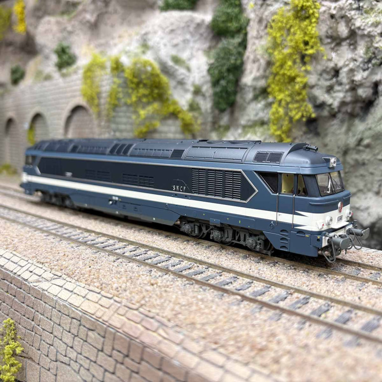 Locomotive diesel CC 70002 Chalindrey, SNCF, Ep. III et IV, digital son - REE CC-70002S - HO 1/87