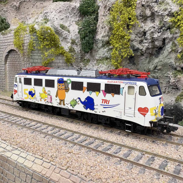 Locomotive électrique 110 469-4, "Elephant Express", TRI, Ep. VI, digital son - TRIX 22611 - HO 1/87