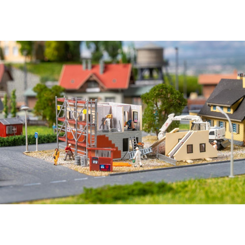 Maison préfabriquée en construction - Faller 232149 - N 1/160