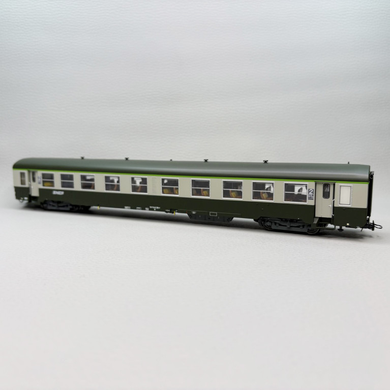 R37 42516 - Voiture USI, B10t, 2CL, Sud Est, Chambéry, Logo Nouille blanc, SNCF