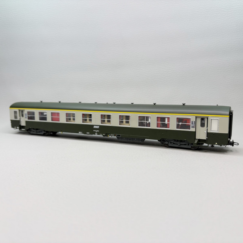 R37 42520 - Voiture USI, A4t4, 1CL, Ouest, Sotteville, logo Encadré blanc, SNCF