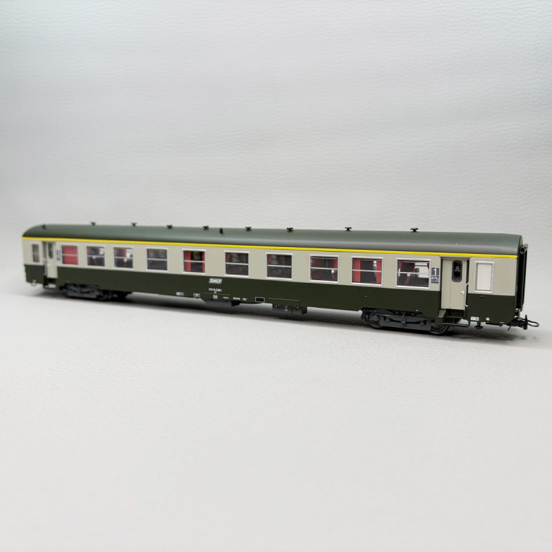 R37 42520 - Voiture USI, A4t4, 1CL, Ouest, Sotteville, logo Encadré blanc, SNCF