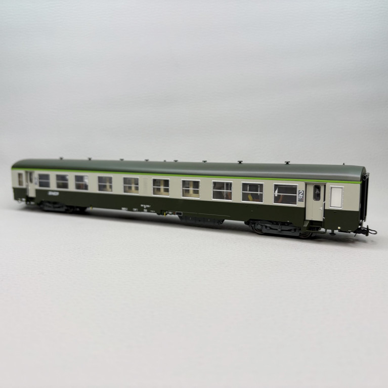 R37 42524 - Voiture USI, B4t4, 2CL, Sud Est, Chambéry, logo Nouille blanc, SNCF