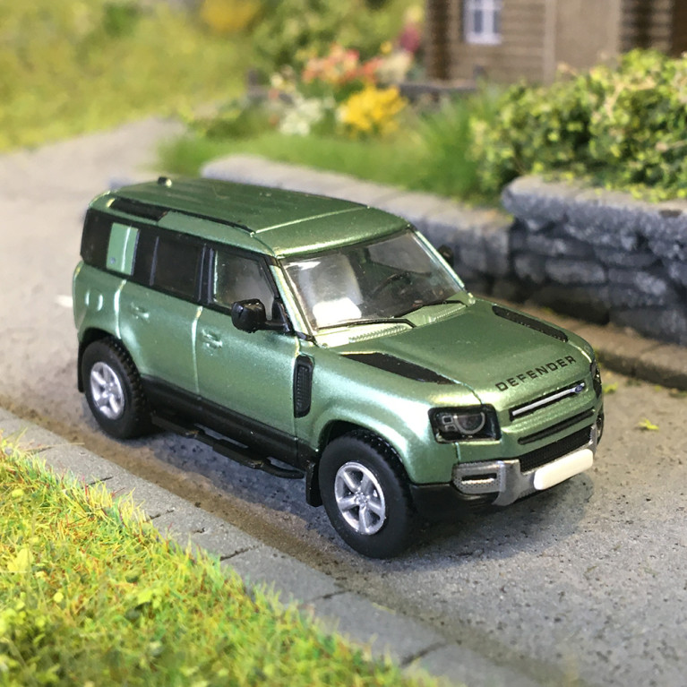 Land Rover Defender, vert clair métallisé - PCX 870389 - HO 1/87