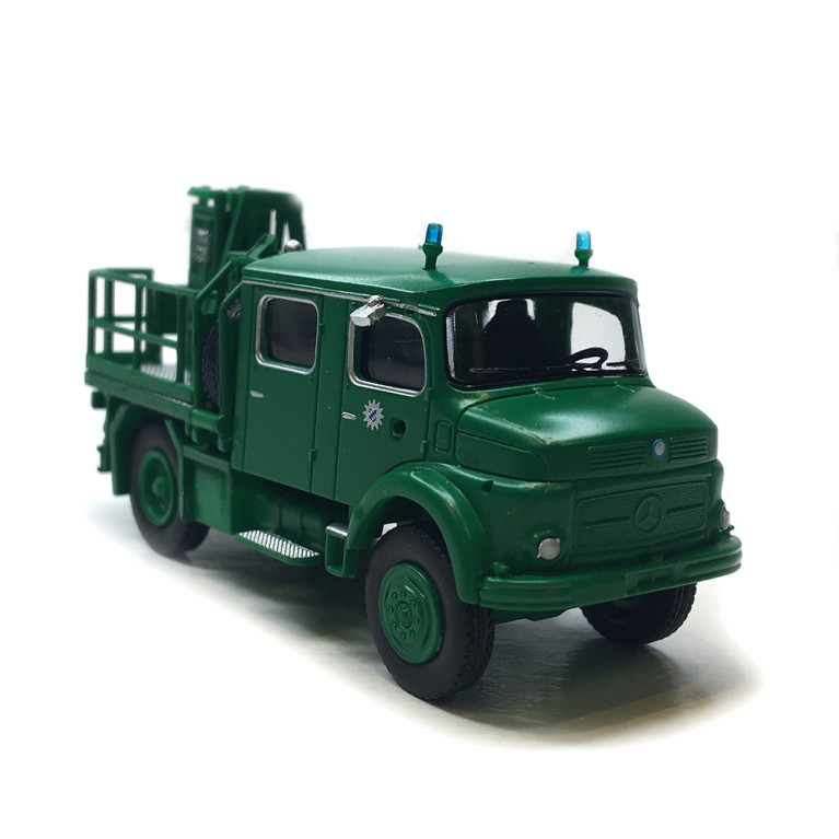 Véhicule léger à mât Mercedes LA 911, police de Munich, 1966 - BREKINA 47193 - HO 1/87