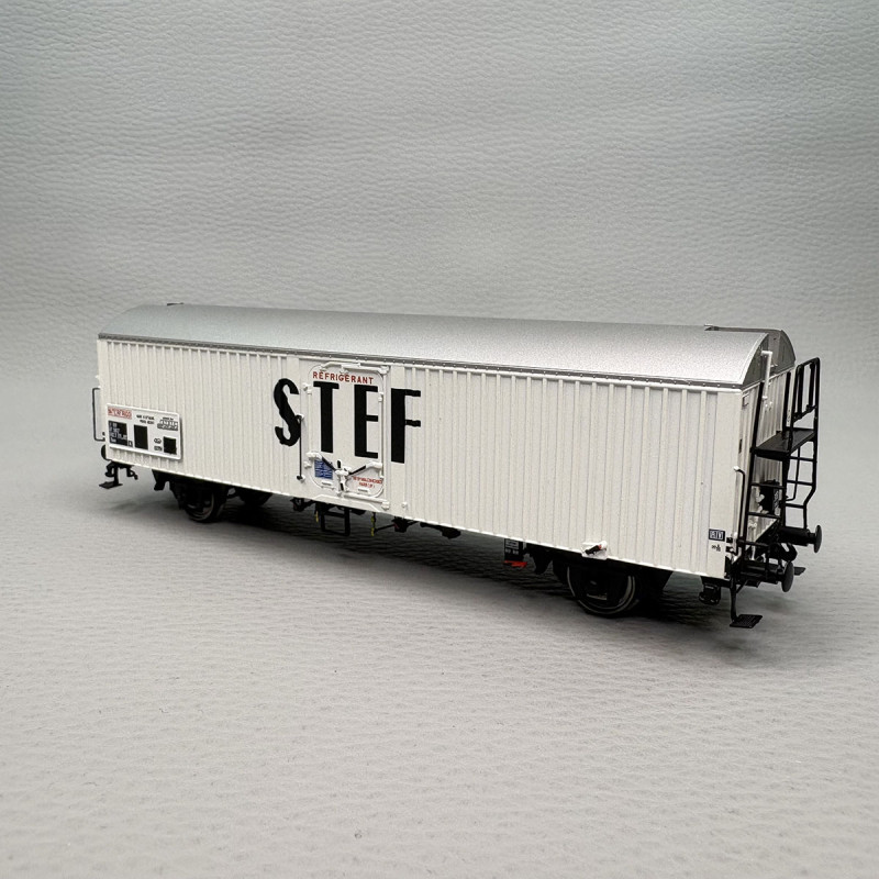 LSMODELS 30235 - 2 wagons frigorifiques type HI, pré UIC, logo STEF bleu, étoilé 105 km/h, SNCF