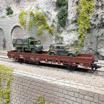 Wagon plat à ranchers Kb 443, transport lourd, avec véhicules militaire, DB, Ep. IV - MARKLIN 46929 - HO 1/87