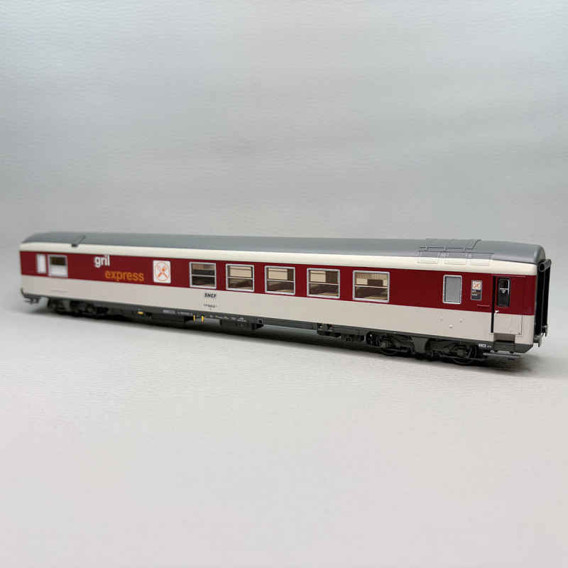Voiture Gril Express, livrée rouge / gris clair, logo Encadré, SNCF - LSMODELS 40153