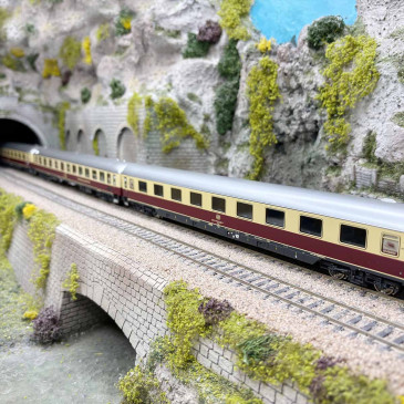 3 voitures voyageurs du "Rheingold", AKE-Eisenbahntouristik, Ep. VI - ROCO 6200122 - HO 1/87