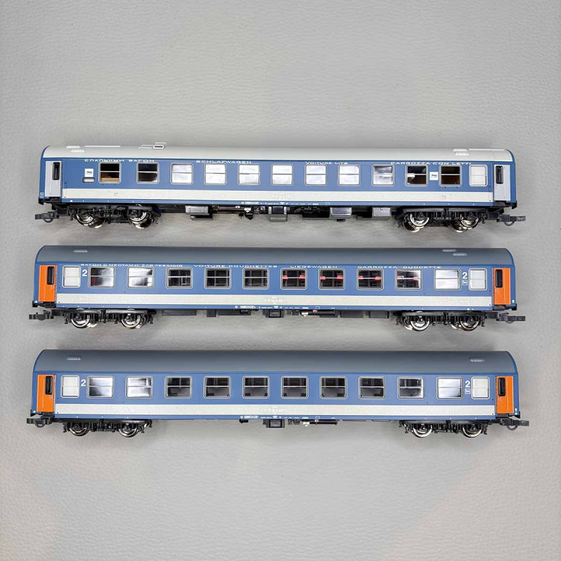 3 voitures du trains express D 374/375 "Vindobon/Hongrie", MAV - ROCO 74188