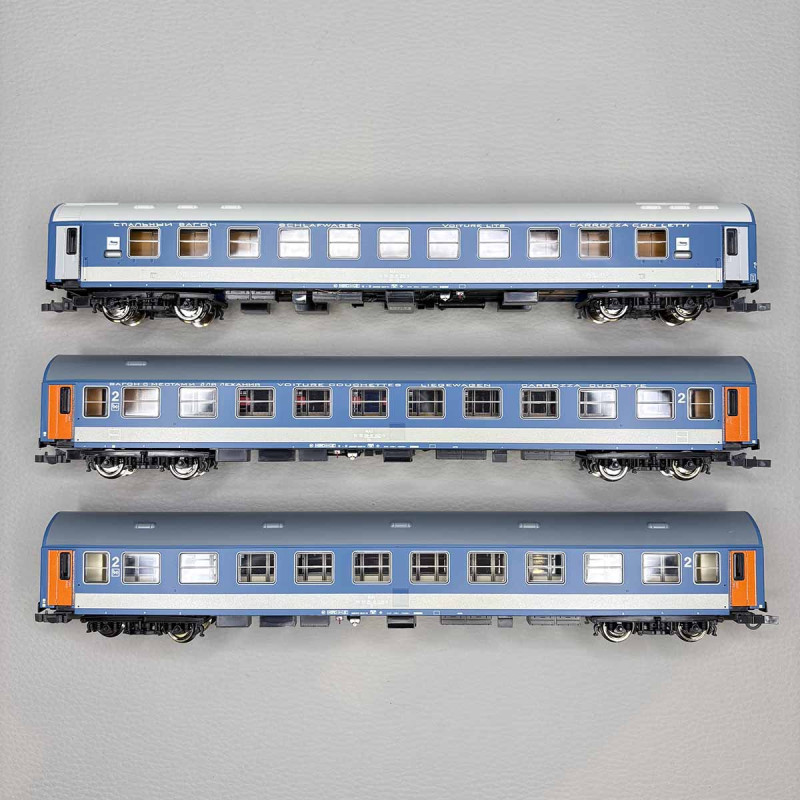 3 voitures du trains express D 374/375 "Vindobon/Hongrie", MAV - ROCO 74188