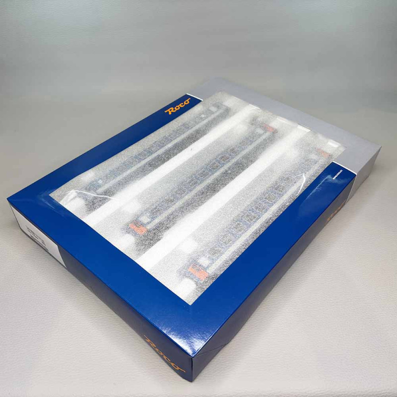 3 voitures du trains express D 374/375 "Vindobon/Hongrie", MAV - ROCO 74188