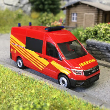 MAN TGE, demi-bus à toit surélevé , brigade des sapeurs-pompiers - HERPA 098748 - HO 1/87