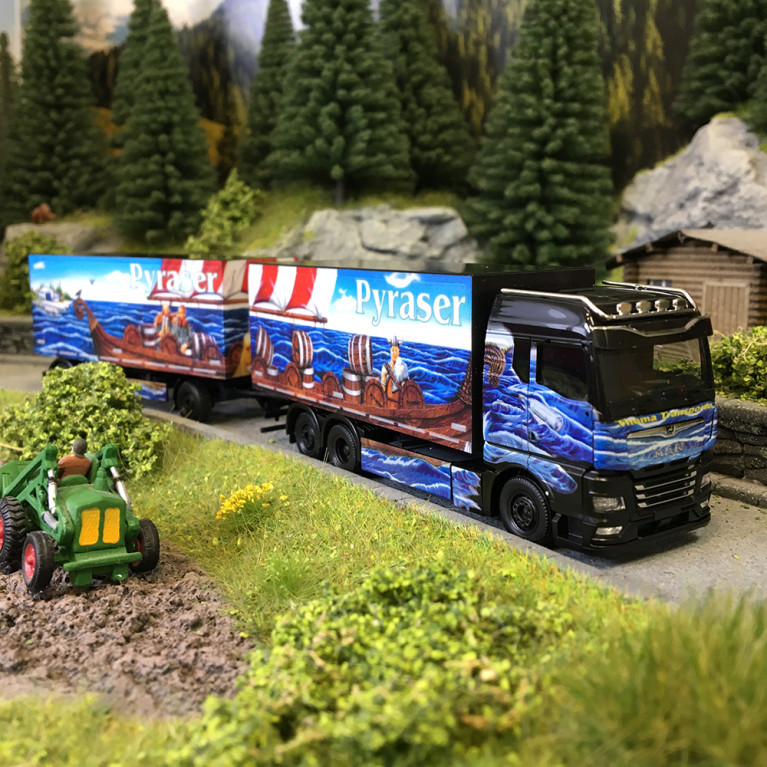 Camion-remorque à caisse de boissons, MAN TGX GM, Pyraser III / Rudi Thoma - HERPA 122337 - HO 1/87