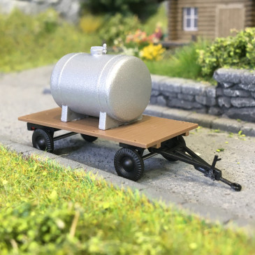Remorque agricole, avec baril d'eau - BUSCH 59974 - HO 1/87