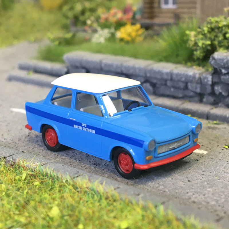 Trabant P601, limousine, GPL Octobre rouge - BUSCH 53113 - HO 1/87