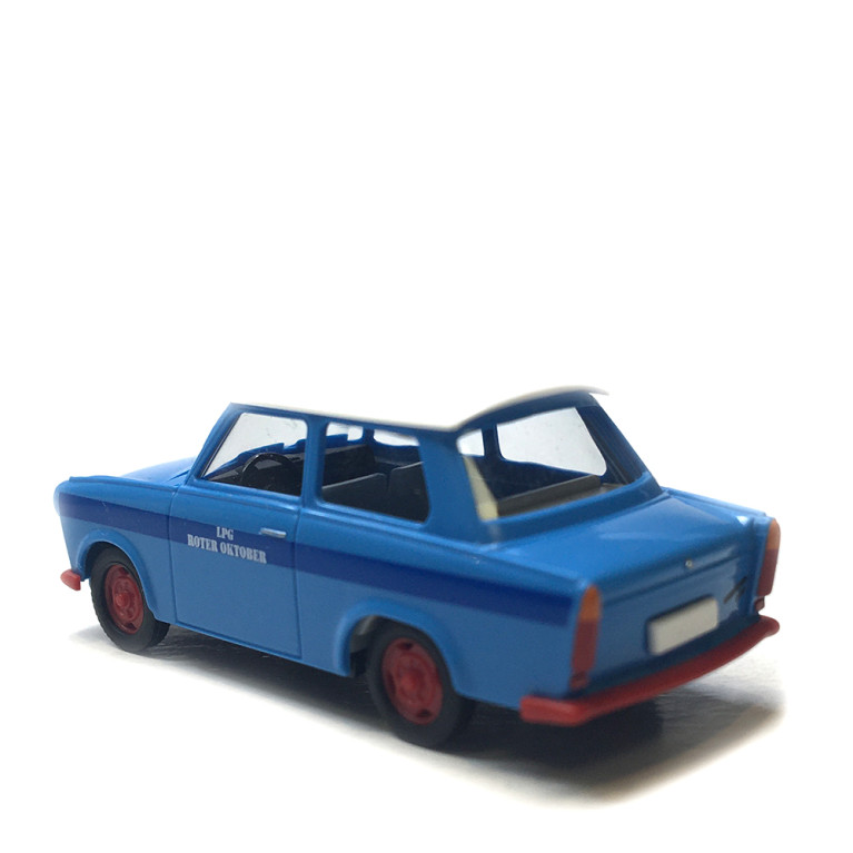 Trabant P601, limousine, GPL Octobre rouge - BUSCH 53113 - HO 1/87