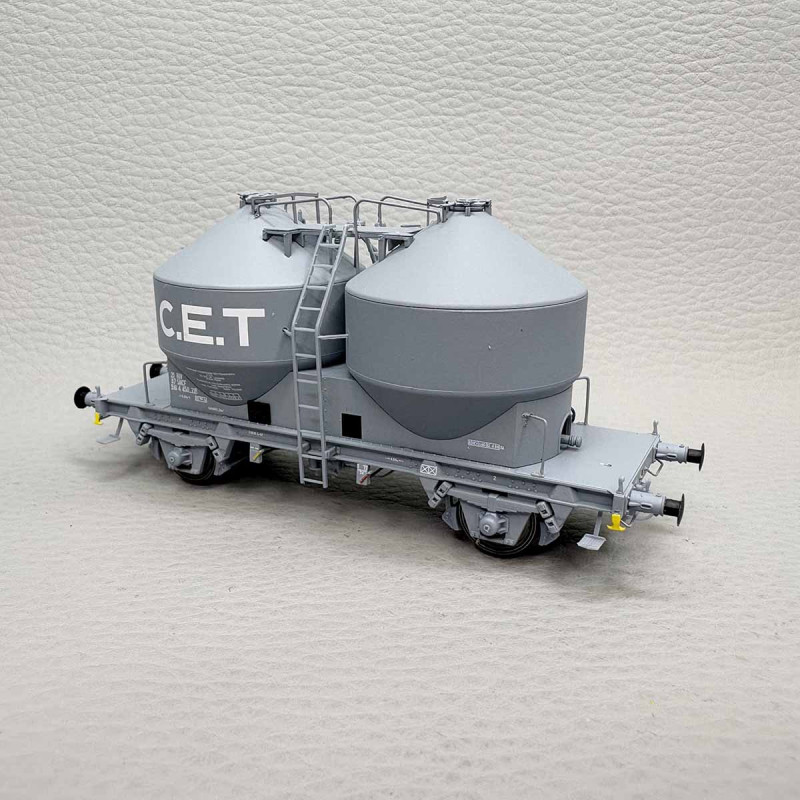 R37 43112 - Wagon cimentier 2 essieux, décoration "C.E.T.", SNCF