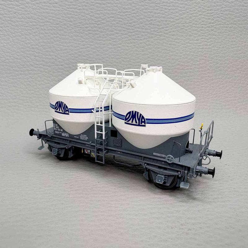 R37 43113 - Wagon cimentier 2 essieux, décoration "OMYA", SNCF
