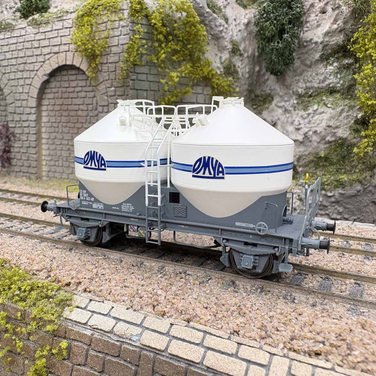 Wagon cimentier 2 essieux, décoration "OMYA", SNCF, Ep. IV - R37 43113 - HO 1/87