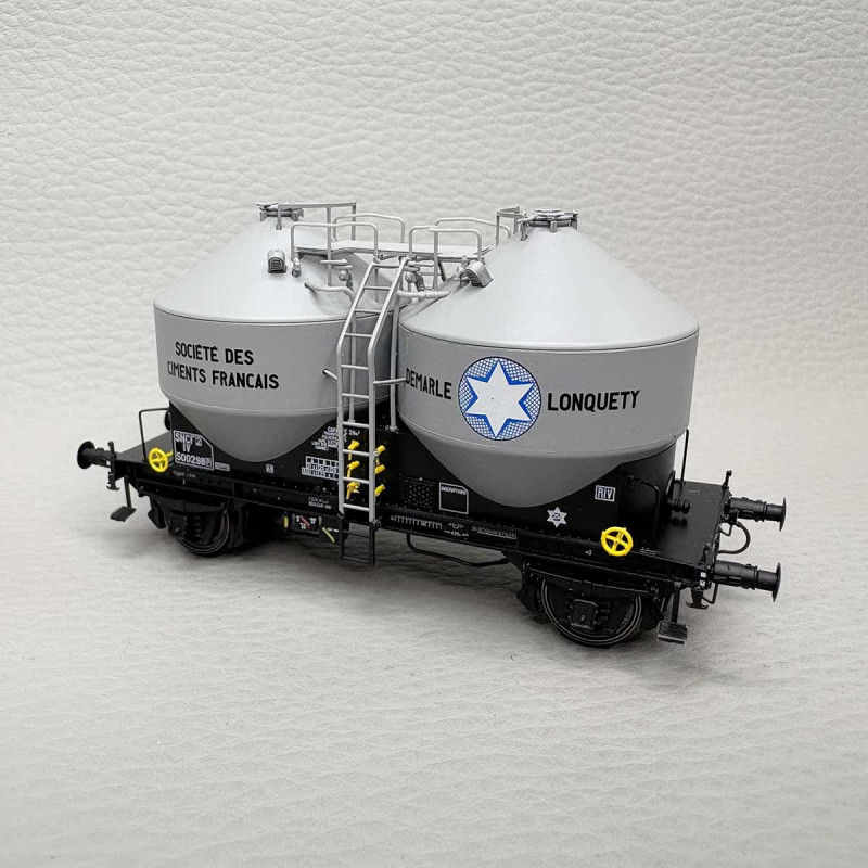 R37 43117 - Wagon cimentier 2 essieux, décoration "Demarle Lonquety", SNCF