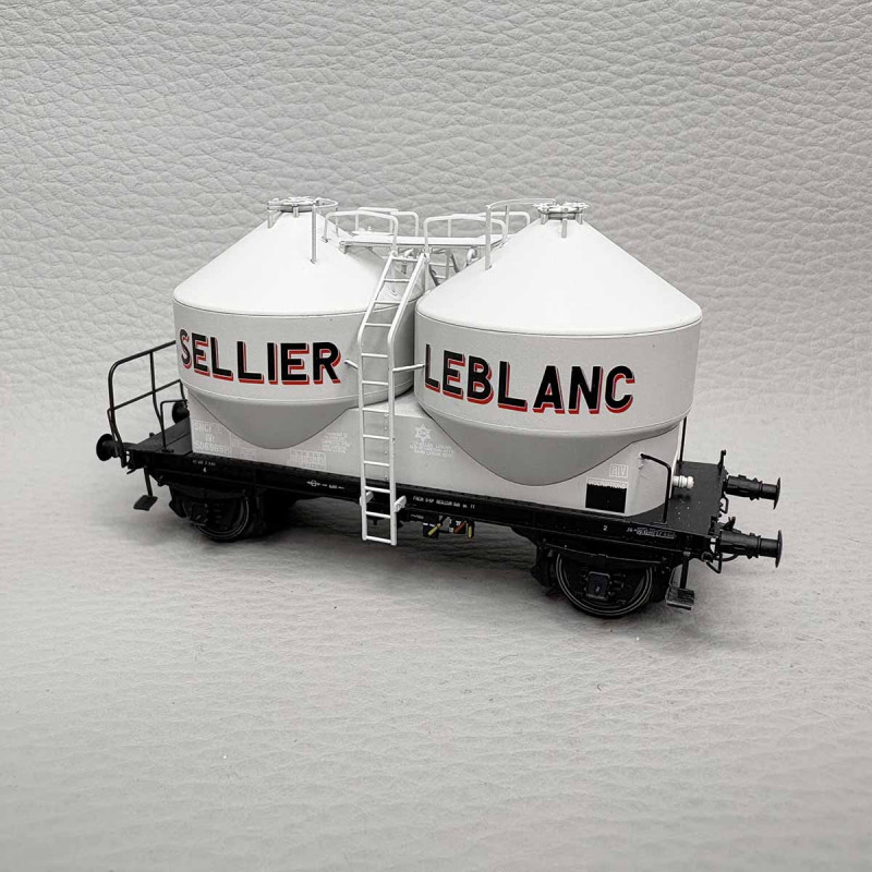 R37 43118 - Wagon cimentier 2 essieux, décoration "Sellier Leblanc", SNCF