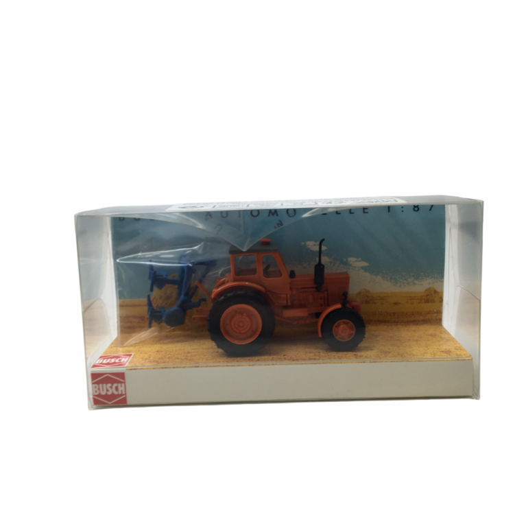 Tracteur, Belarus MTS-52, charrue à 2 socs - BUSCH 51361 - HO 1/87