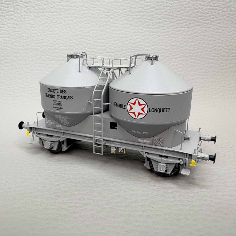 R37 43124 - Wagon cimentier 2 essieux, décoration "Demarle Lonquety", SNCF