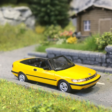 Saab 900, turbo 16S cabriolet, jaune, 1995 - Minichamps 870170131 - 1/87
