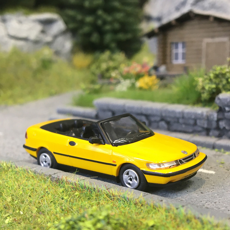Saab 900, turbo 16S cabriolet, jaune, 1995 - Minichamps 870170131 - 1/87
