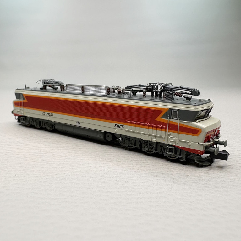 Locomotive électrique CC 21002, "livrée béton, logo Beffara", SNCF - ARNOLD HN2648